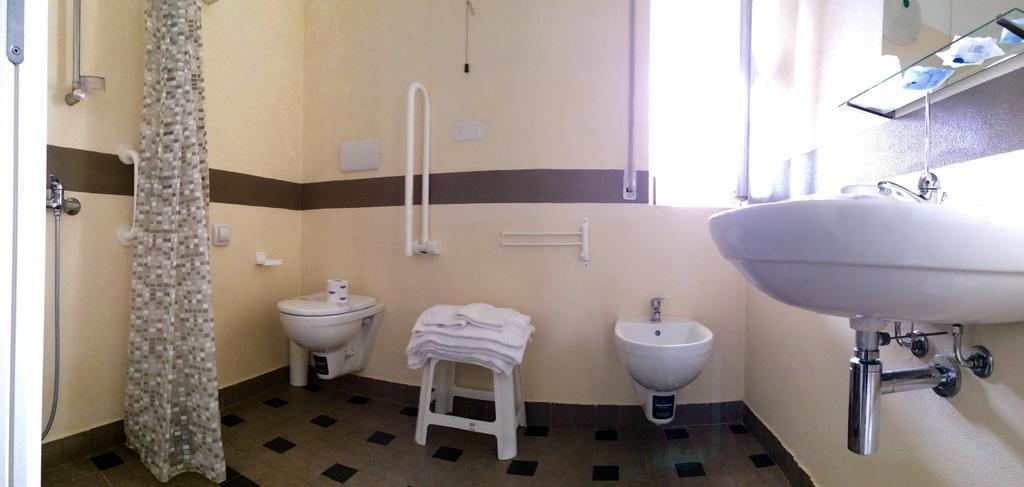 Lungomare Hotel Марина-ди-Чечина Экстерьер фото