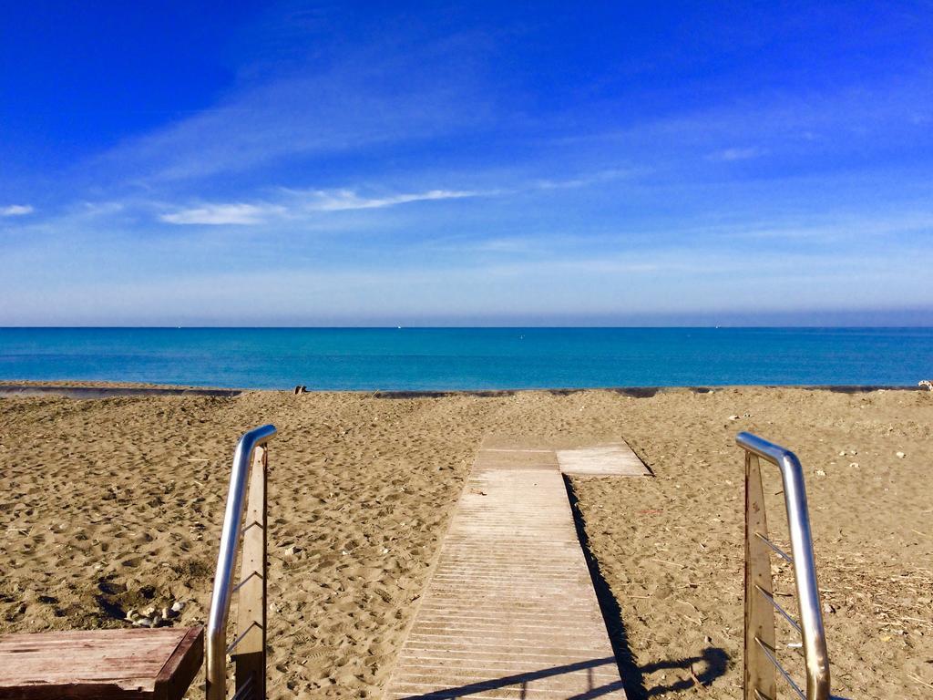 Lungomare Hotel Марина-ди-Чечина Экстерьер фото