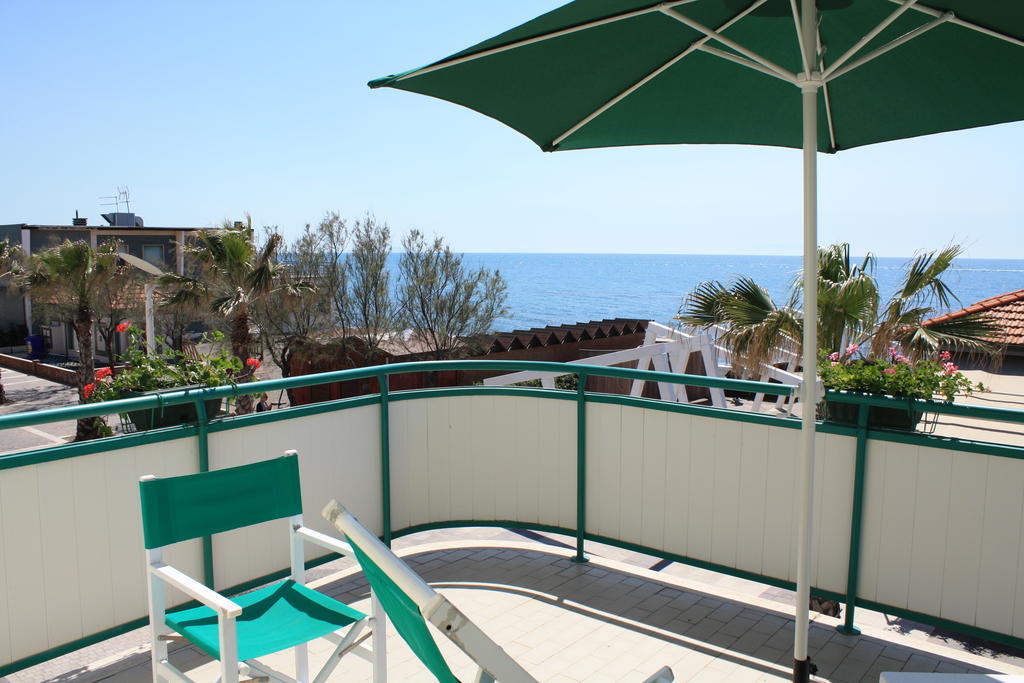 Lungomare Hotel Марина-ди-Чечина Номер фото